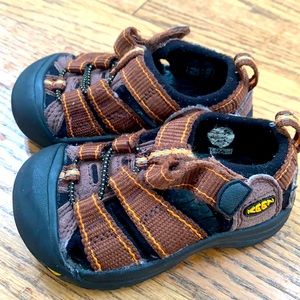 Keen amphibious water sandals - brown